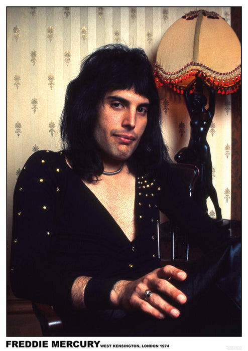 Queen - Freddie Mercury - West Kensington, London, 1974 (Poster)(59.5x84cm)